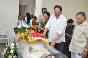 Celebs Pay Condolences to C Narayana Reddy